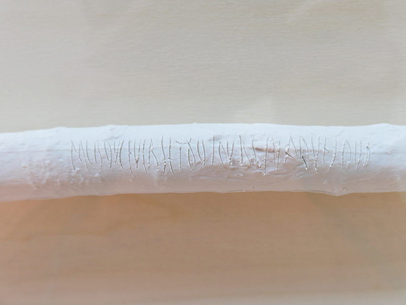 2022, Mon secet, bâtons de marche en porcelaine à la cendre d'os, Emmanuel Aragon, 2022